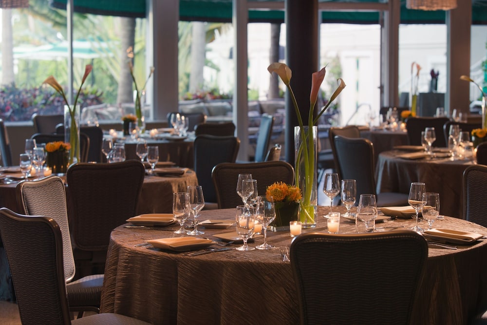 Kimpton Surfcomber Hotel an IHG Hotel - photo 2