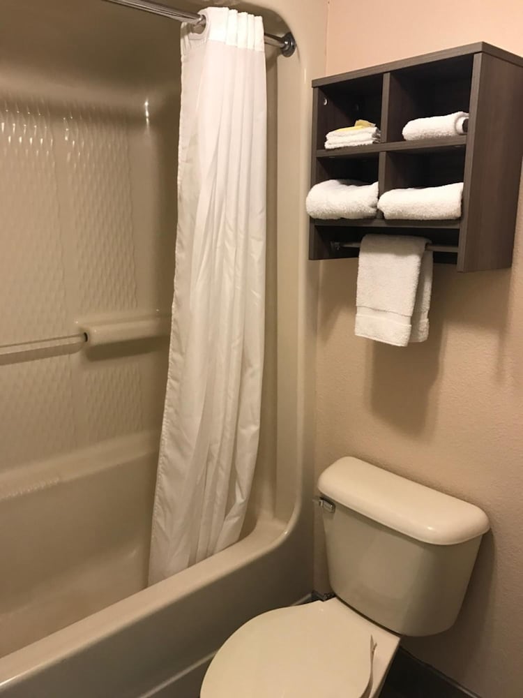 Legacy Inn Sumner - photo 28