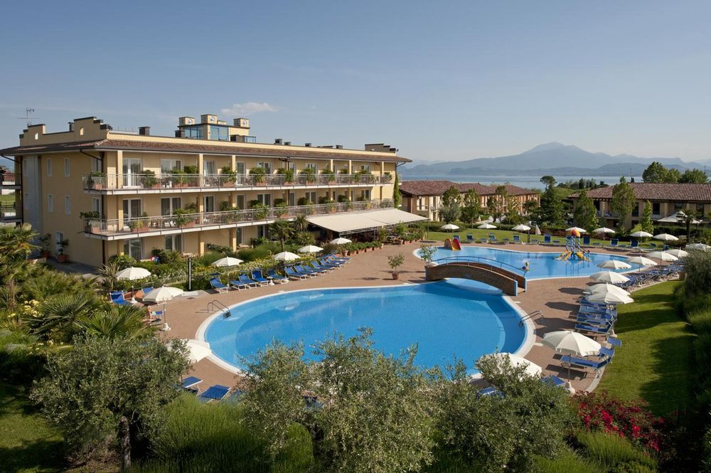 Hotel Bella Italia — 4-Star Luxury Hotel in Peschiera Del Garda, Italy
