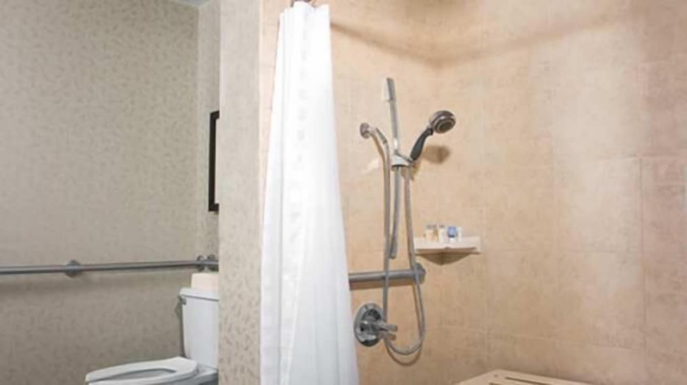 DoubleTree Suites by Hilton Raleigh Durham - photo 23