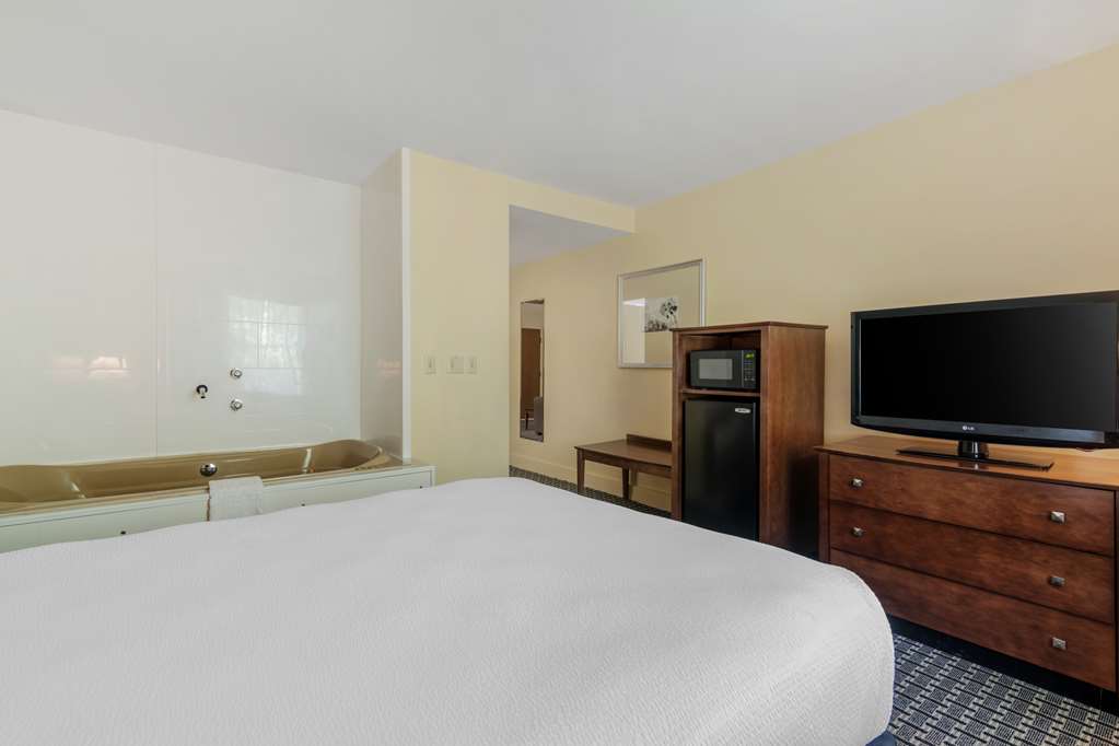 Best Western Plus Brunswick Bath - photo 17