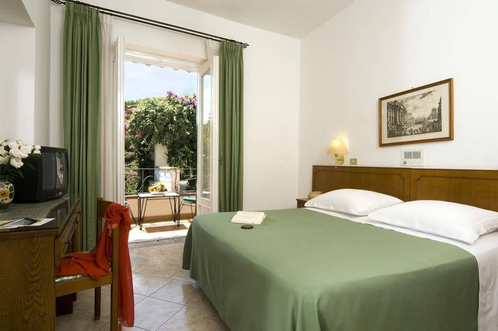 Hotel Villa Angelica — hotel in Lacco Ameno