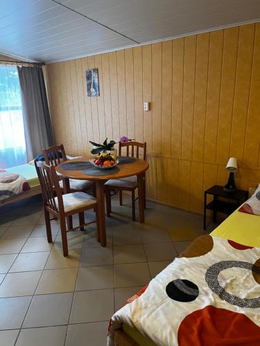 Domki Letniskowe Pod Skamieniałym Miastem — hotel in Ciezkowice