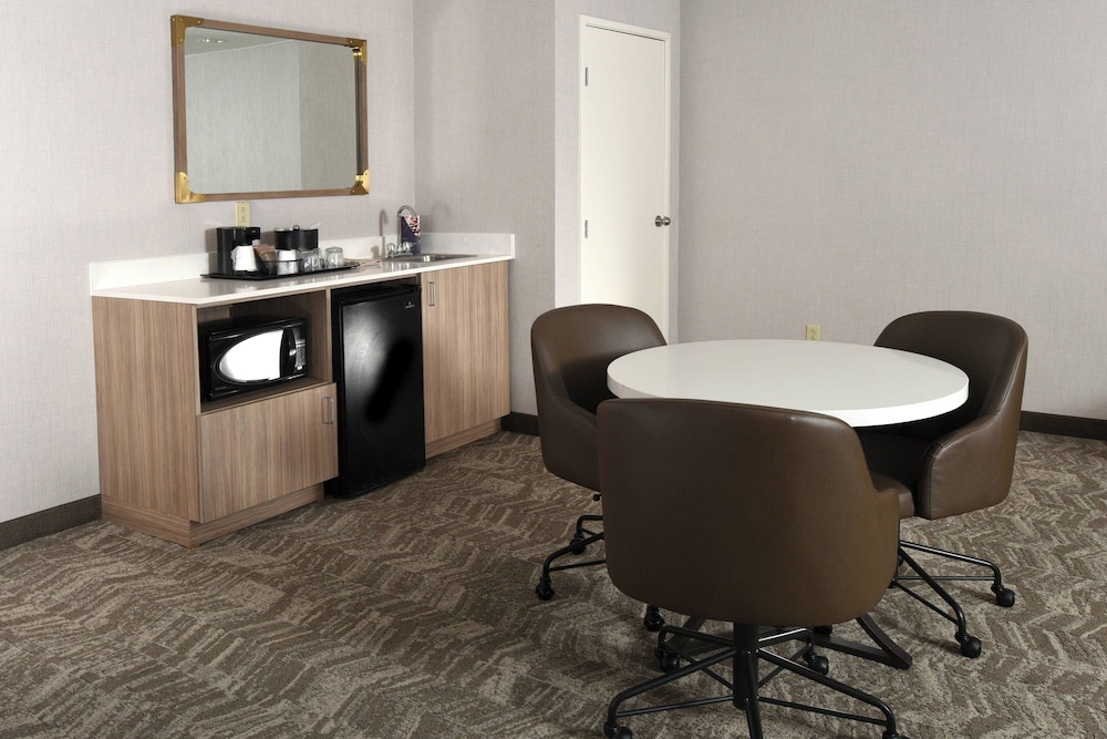 SpringHill Suites Des Moines West - photo 9