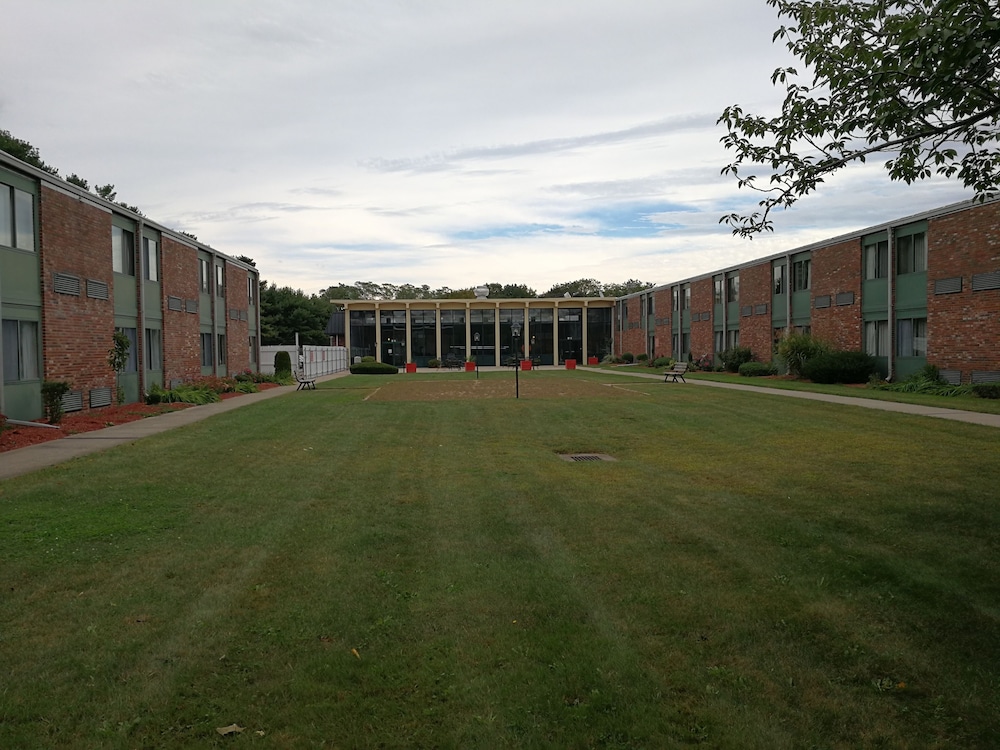 Mystic River Hotel & Suites Near Casinos - photo 44