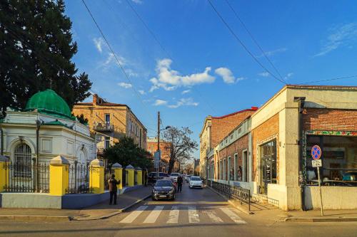 One bedroom apartment with Balcony near Fabrika