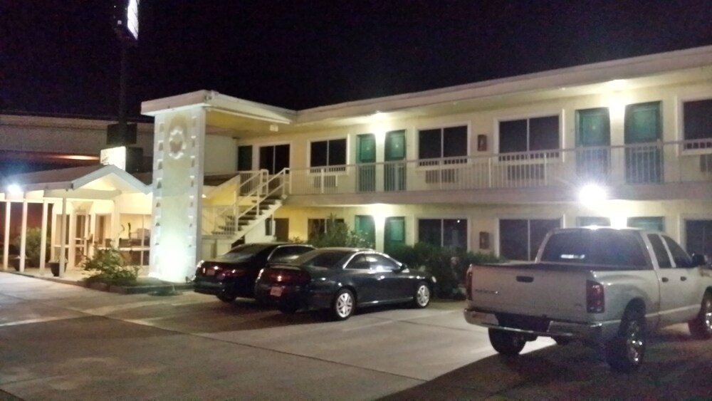 Desert Mirage Inn & Suites - photo 15
