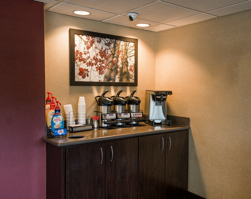Red Roof Inn PLUS Chicago Naperville - photo 25