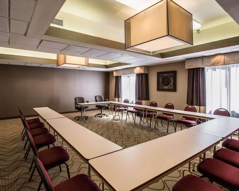 Comfort Suites Stafford Near Sugarland - photo 30