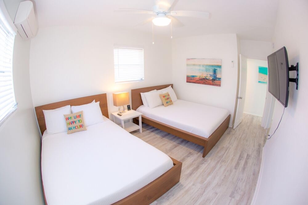 St Pete Beach Suites - photo 27