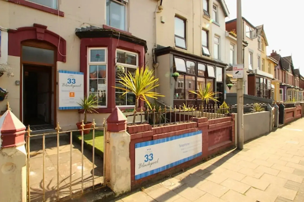 Oyo Hotel 33 - last minute hotel in Blackpool