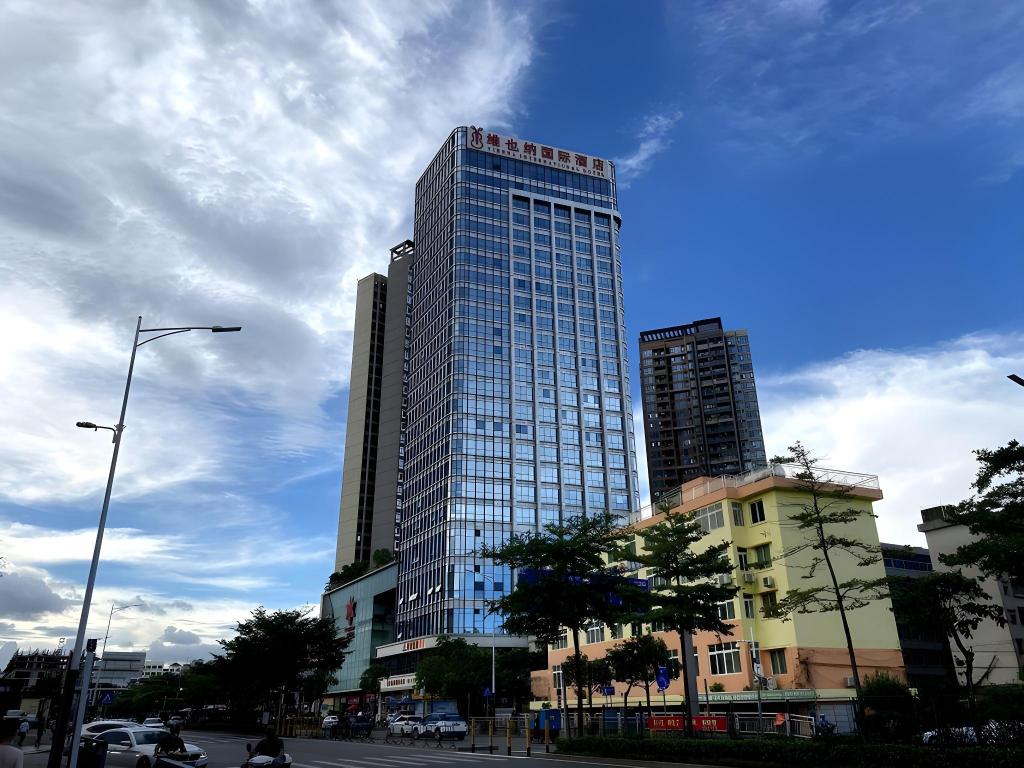 Vienna hotel Shenzhen Xiashuijing Subway Station — 4-Star Luxury Hotel in Shenzhen, People's Republic of China