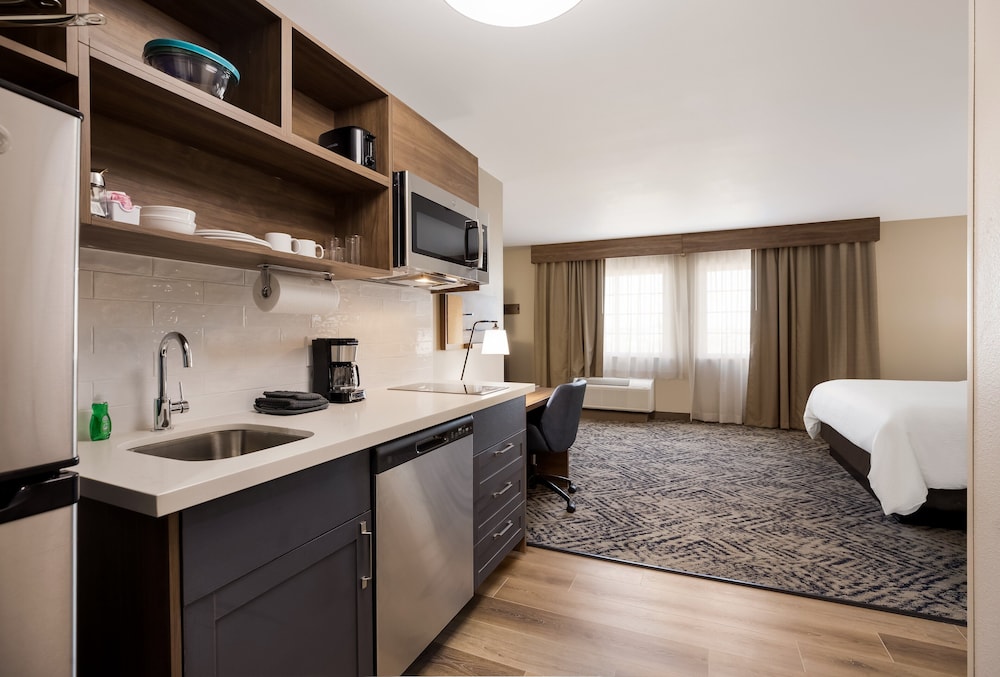 Candlewood Suites Lafayette River Ranch an IHG Hotel - photo 20