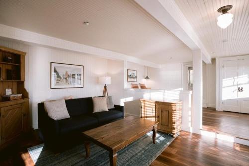 Nicks Cove - carbon neutral hotel in Marshall