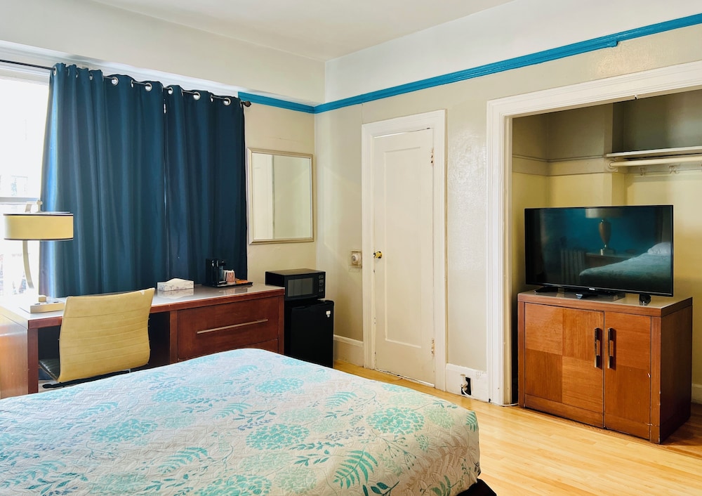 Admiral Hotel - photo 6