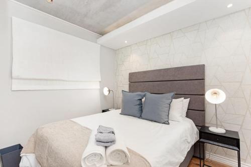 Luxury modern apartment with rooftop pool — 4-Star Luxury Hotel in Cape Town, South Africa