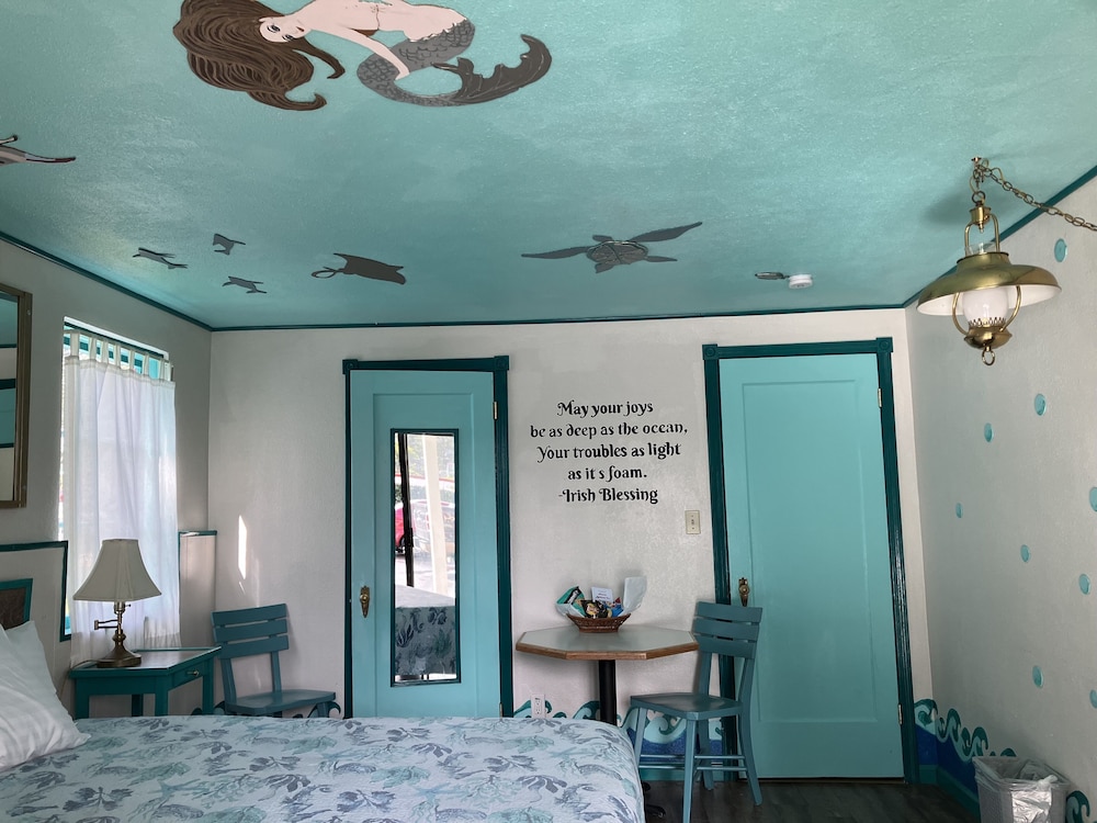 Florence Lighthouse Inn - photo 42
