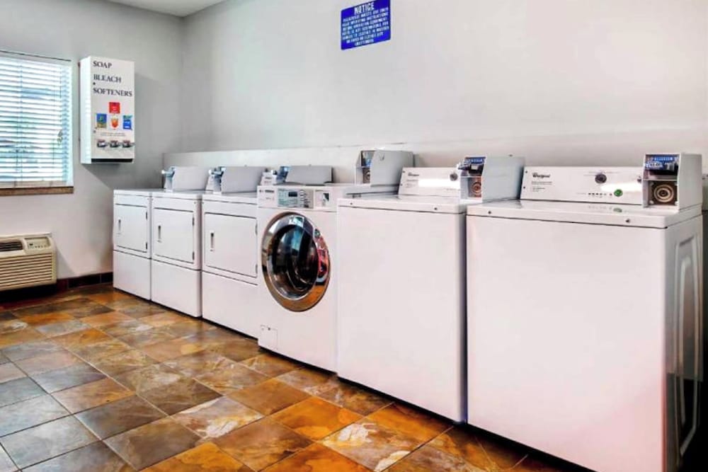 OYO Townhouse Sulphur LA Extended Stay - photo 21