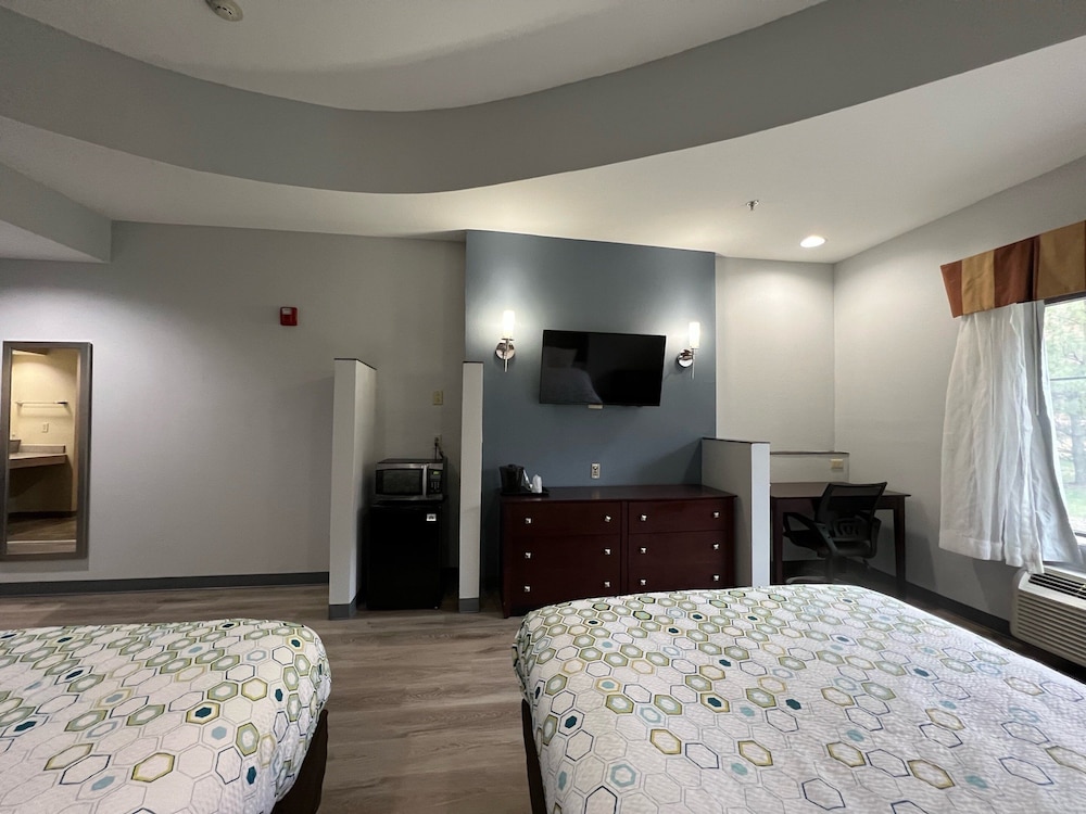 HomeTowne Studios & Suites Washington - photo 10