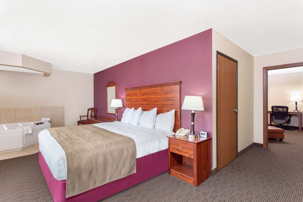 AmericInn by Wyndham New London - photo 18