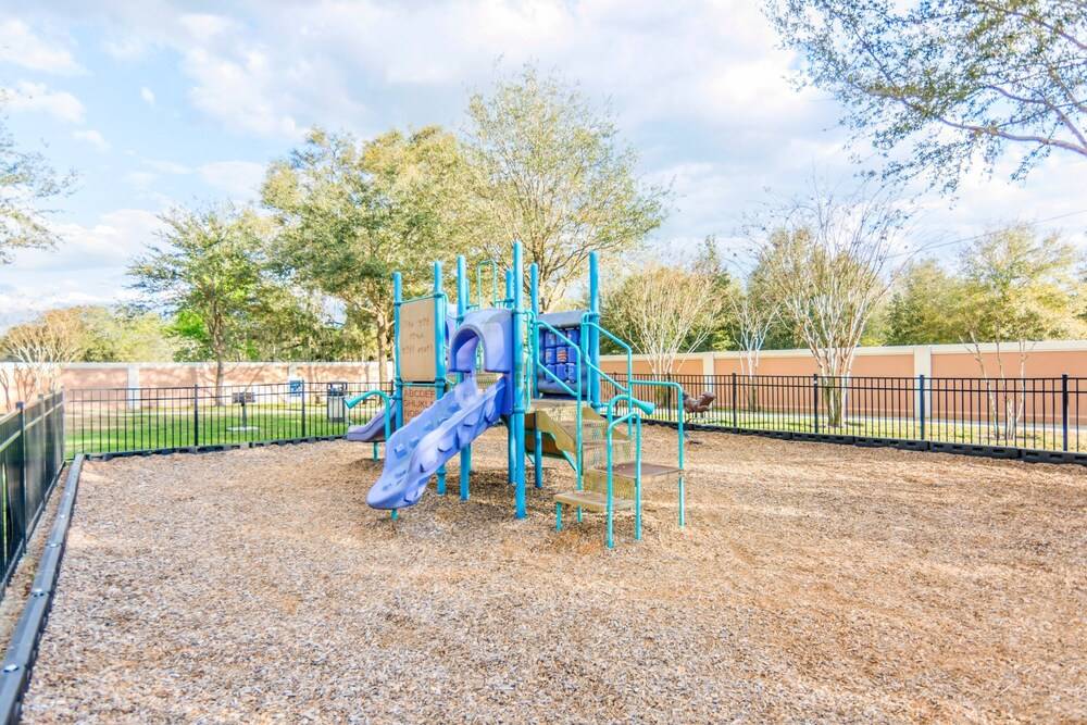 5Br 3Bath Private Townhome 13min Disney 1496ft - photo 32