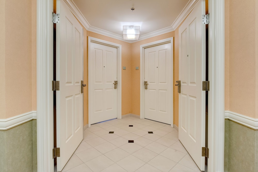 StripViewSuites at Signature - photo 33