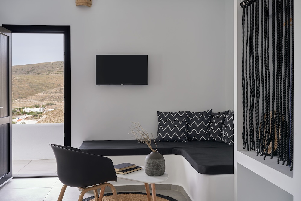 The Thermia Suites — Kythnos — photo 5