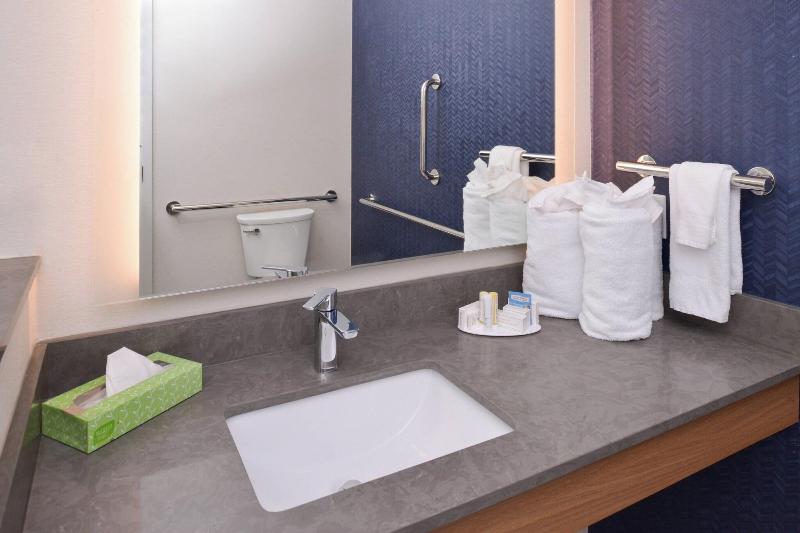 Fairfield Inn & Suites by Marriott Columbus Grove City - photo 81