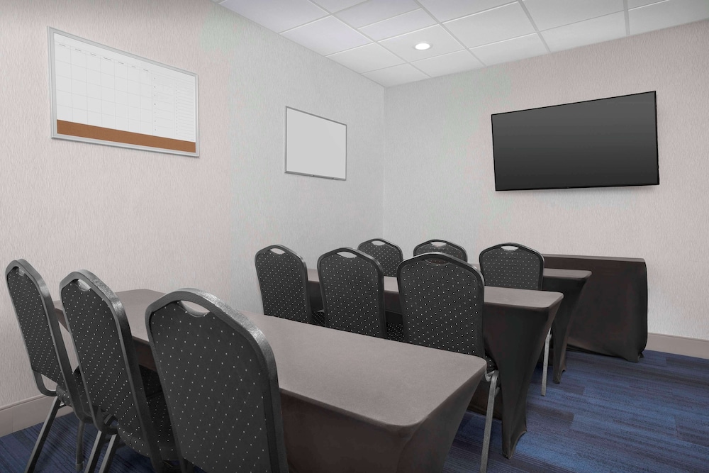 Home2 Suites by Hilton Clarksville Ft. Campbell - photo 32