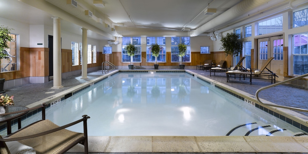 Green Mountain Suites Hotel - photo 13