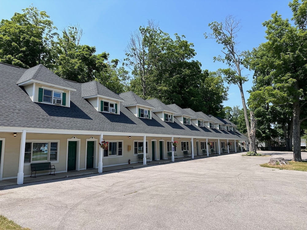 Maple Lane Empire - photo 24