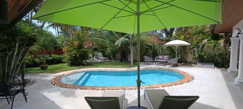 Villa Paradise Island — 4-Star Luxury Hotel in Phuket, Thailand