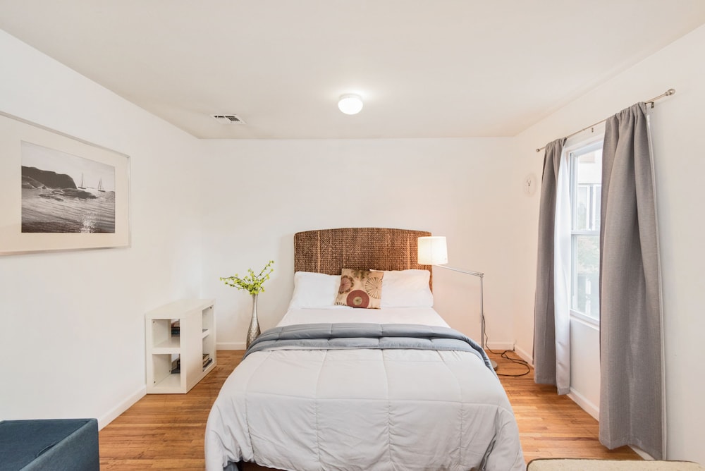 Racpanos Modern Stay on Forrest Street - photo 14