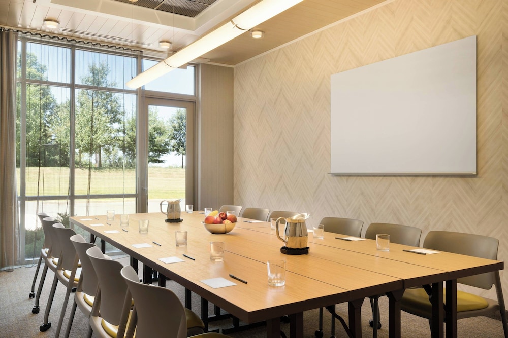SpringHill Suites by Marriott Ewing Princeton South - photo 35