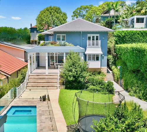 Balmoral Cabana large terrace & 150m to beach — 4-Star Luxury Hotel in Sydney, Australia