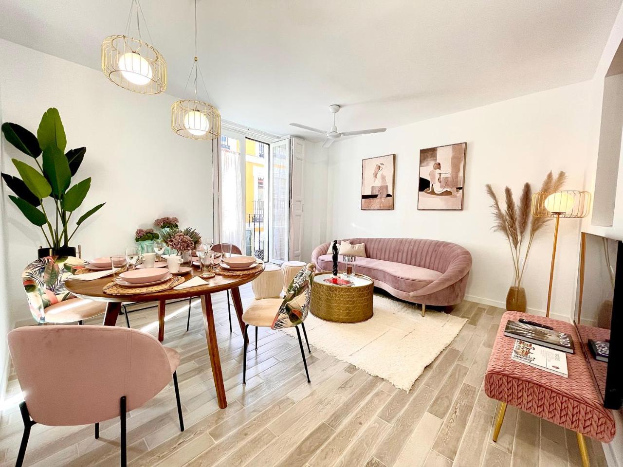 Waou Malasaña Es Mia Corta Duración — 4-Star Luxury Hotel in Madrid, Spain