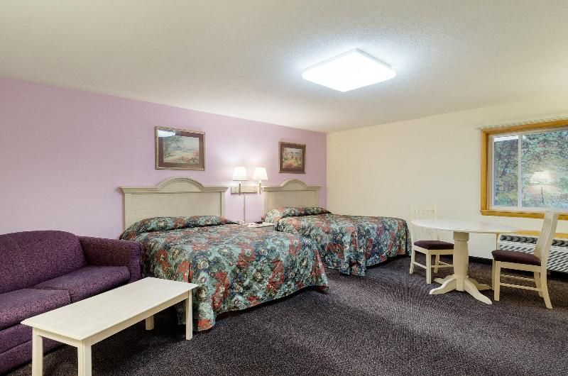 Red Roof Inn Sutton - photo 8