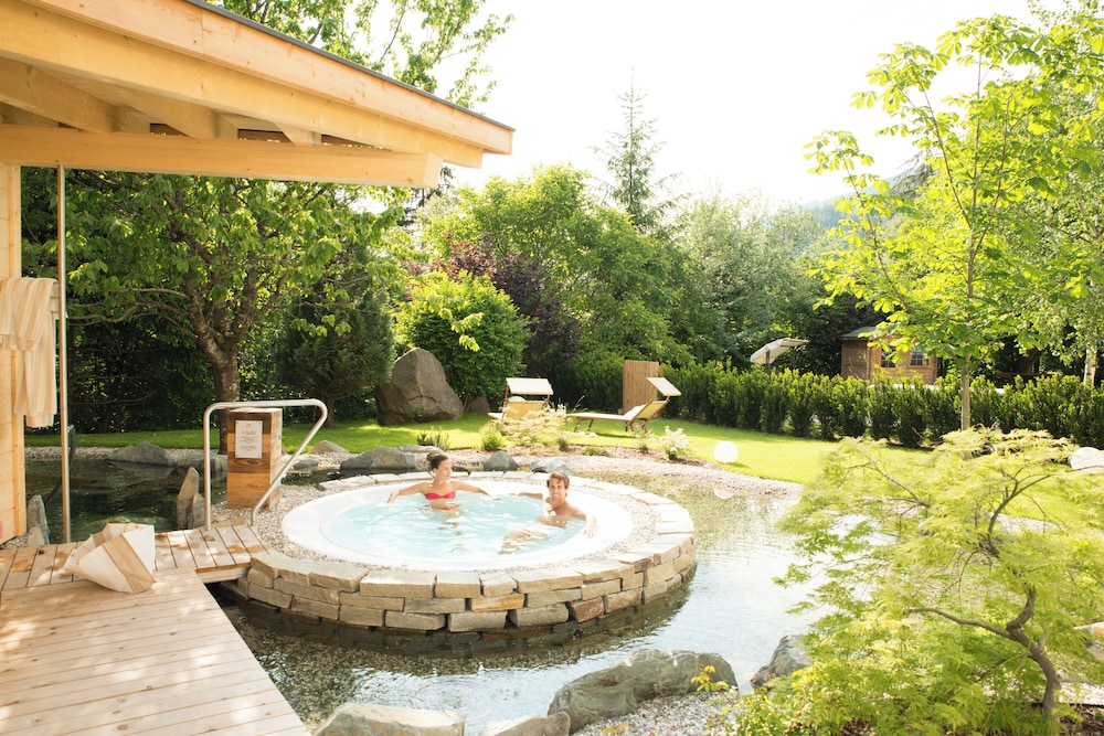 Hotel Weisses Rössl Cavallino Bianco in Laion, Italy