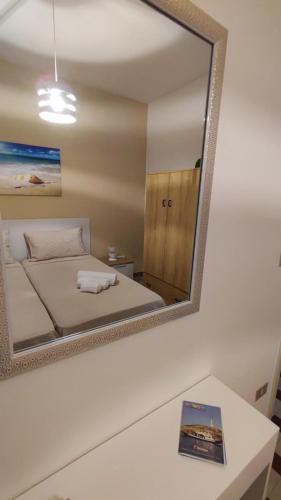 Home la Casa Gialla Vicino Le Spiagge Sabbiose — 4-Star Luxury Hotel in Torre San Giovanni, Italy
