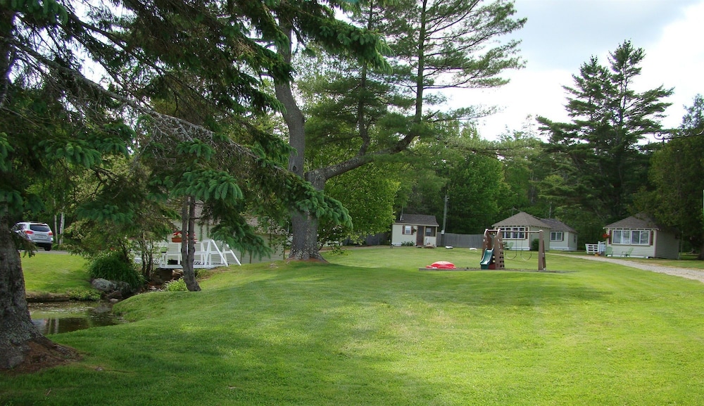 Bay Leaf Cottages & Bistro - photo 43