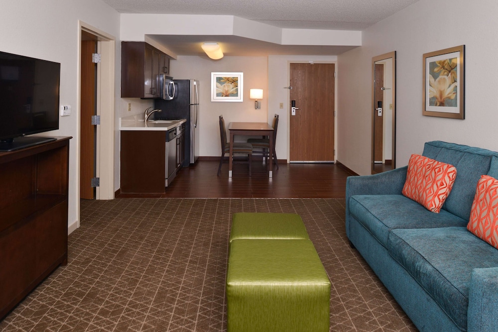 Hampton Inn & Suites Pueblo Southgate - photo 27