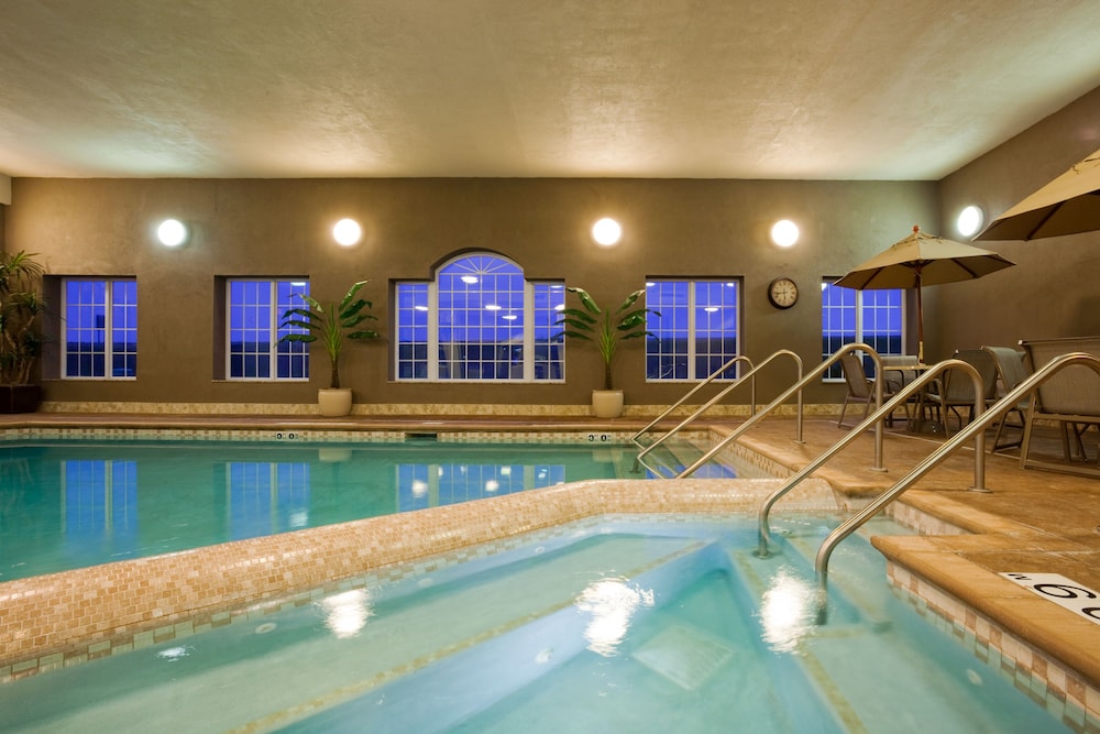 Holiday Inn Express & Suites Eau Claire North by IHG - photo 24