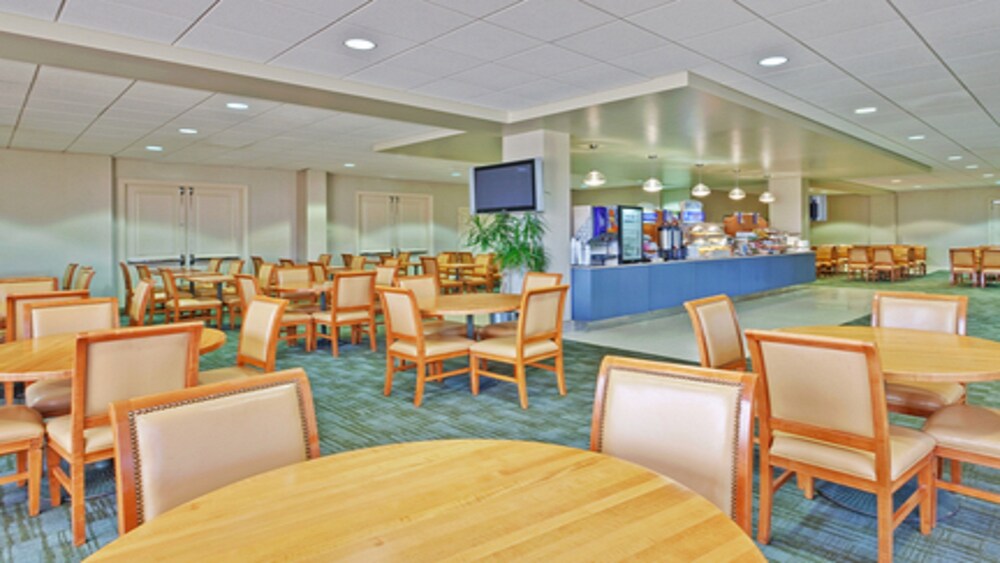 Staybridge Suites Chicago O'Hare Rosemont By IHG - photo 10