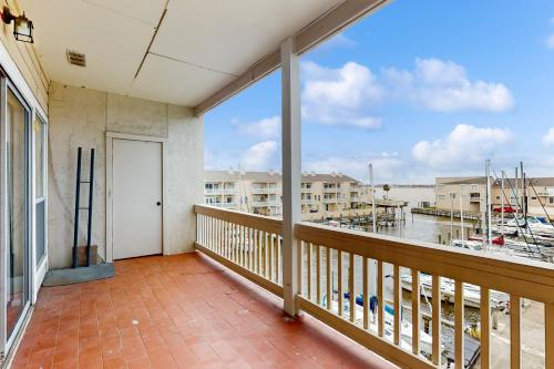 Mariner Village 307 — Seabrook — photo 2