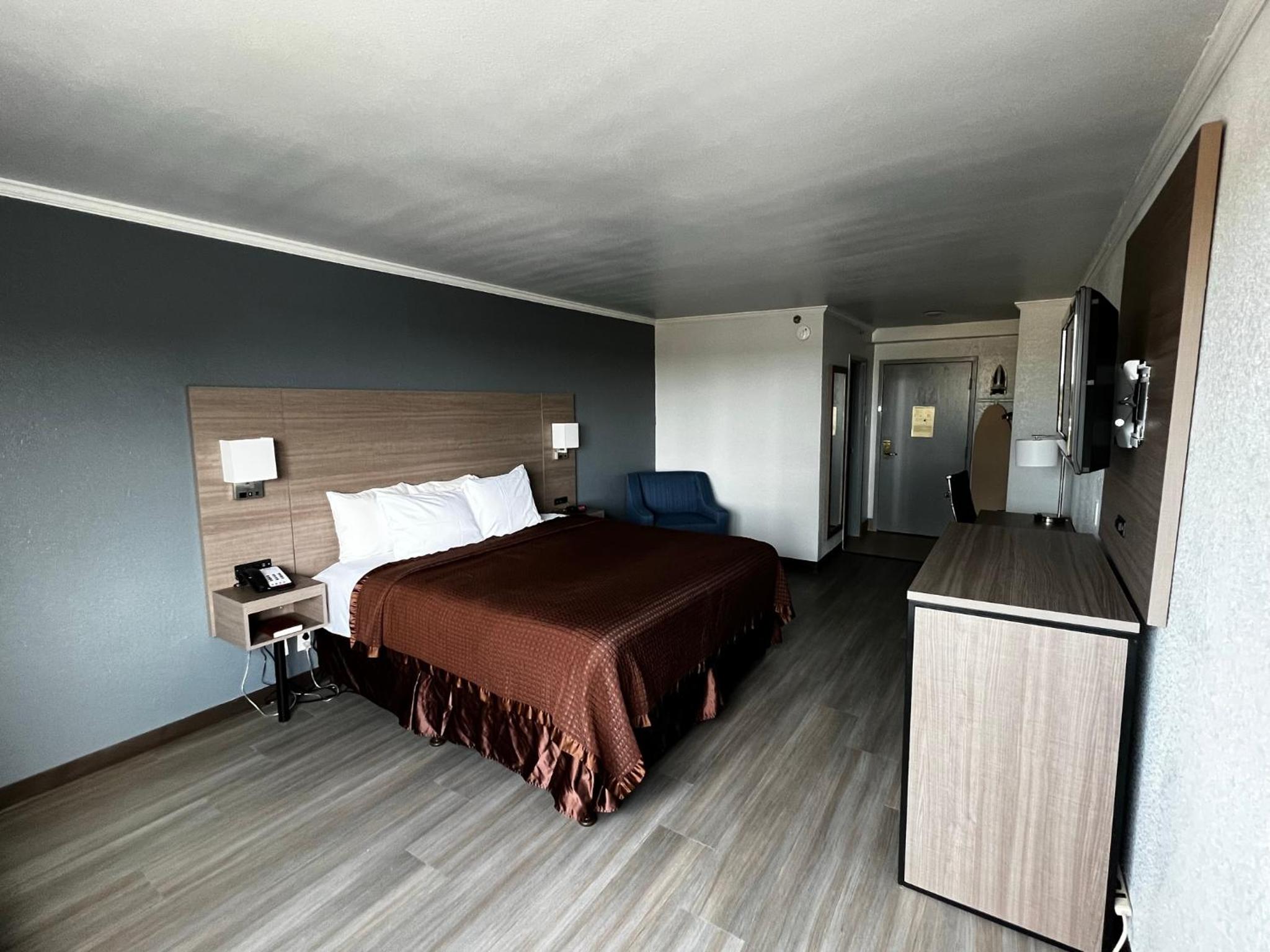 Super 8 by Wyndham Fort Worth Entertainment District - photo 37