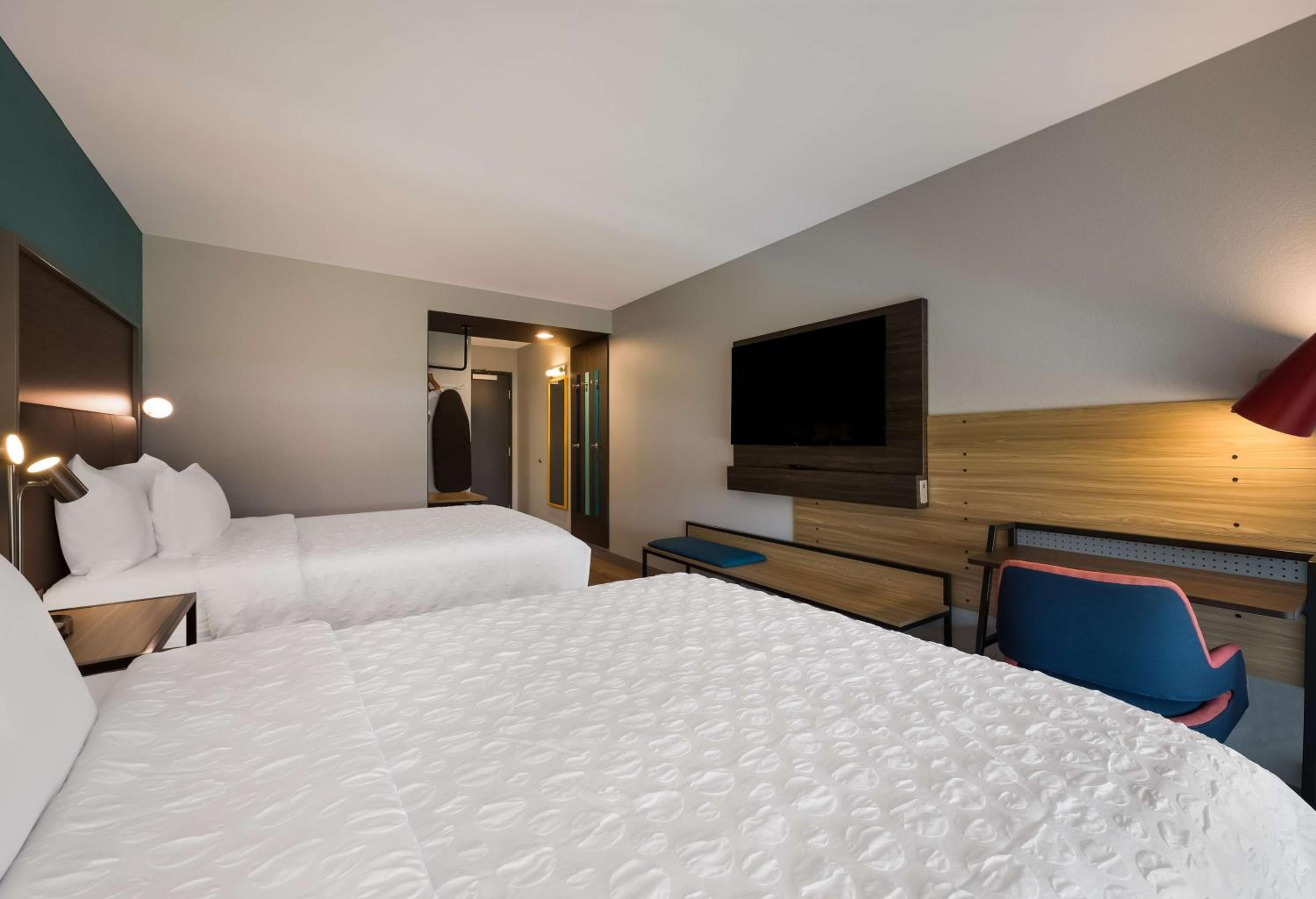 Tru by Hilton Novi Detroit - photo 12