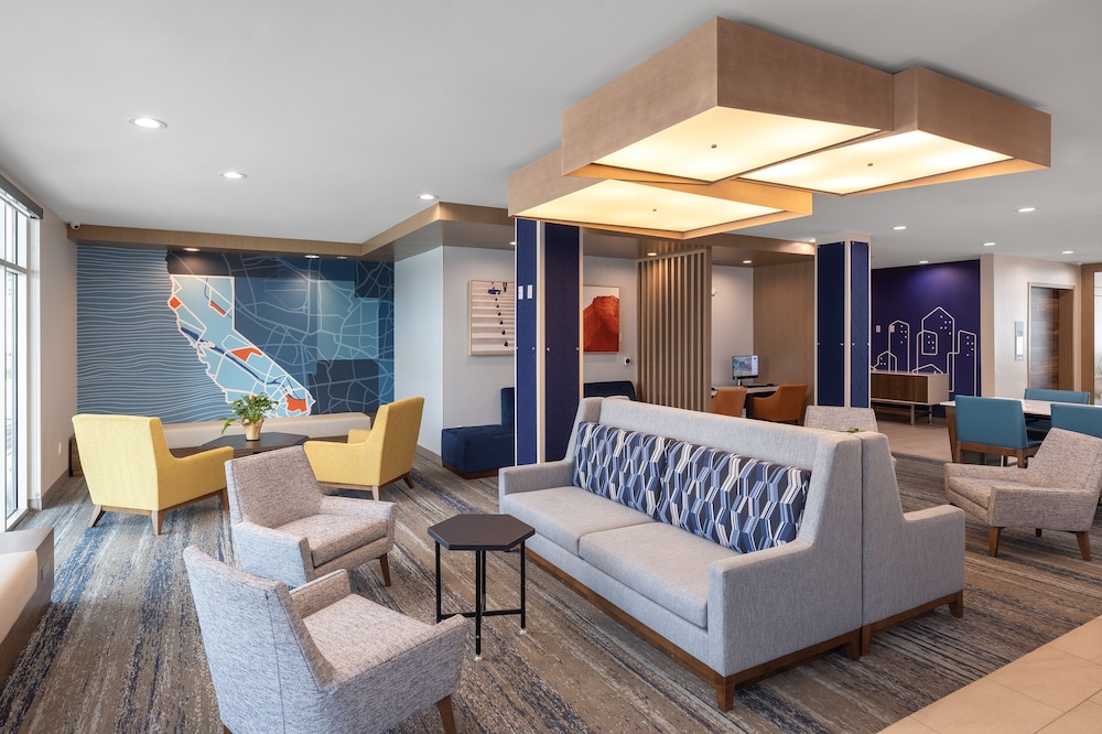 Holiday Inn Express & Suites Hawaiian Gardens by IHG - photo 5