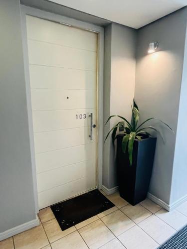 Luxurious Secure V&A Waterfront Apt