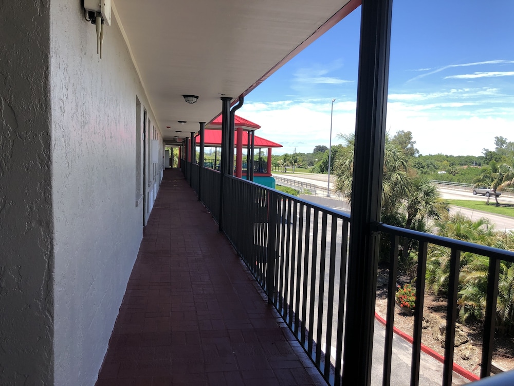 Sun Coast Inn - photo 19