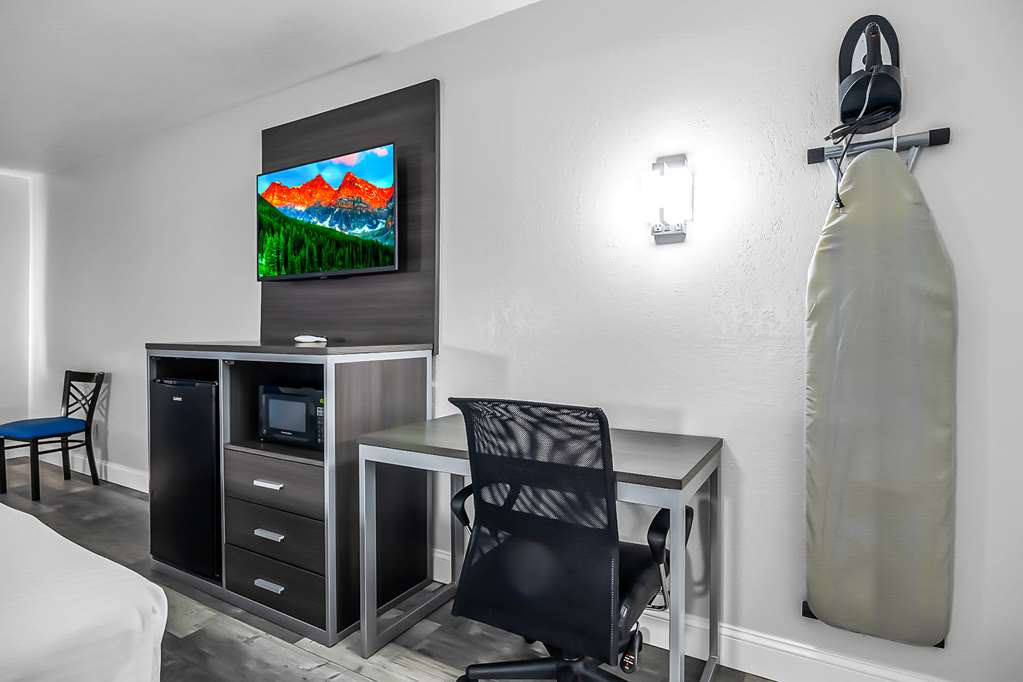 SureStay Hotel by Best Western Oklahoma City West - photo 12